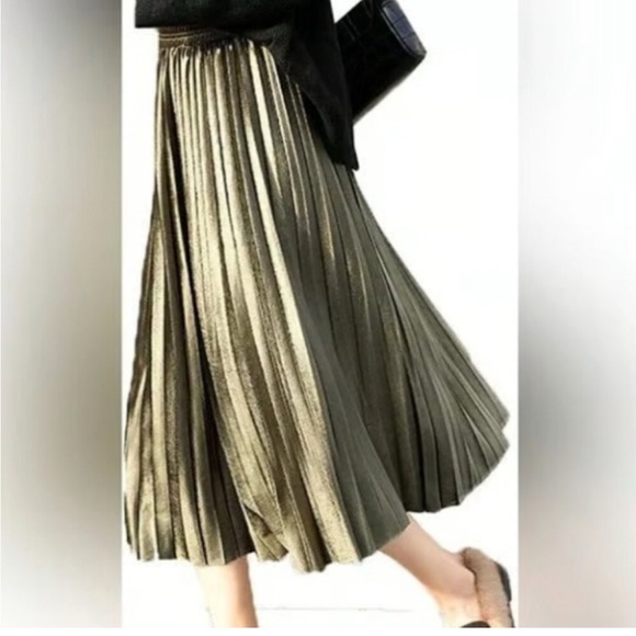 Elie Tahari Dresses & Skirts - NWT ELIE TAHARI Tarnished Gold Pleated Midi Skirt Asymmetric size Small